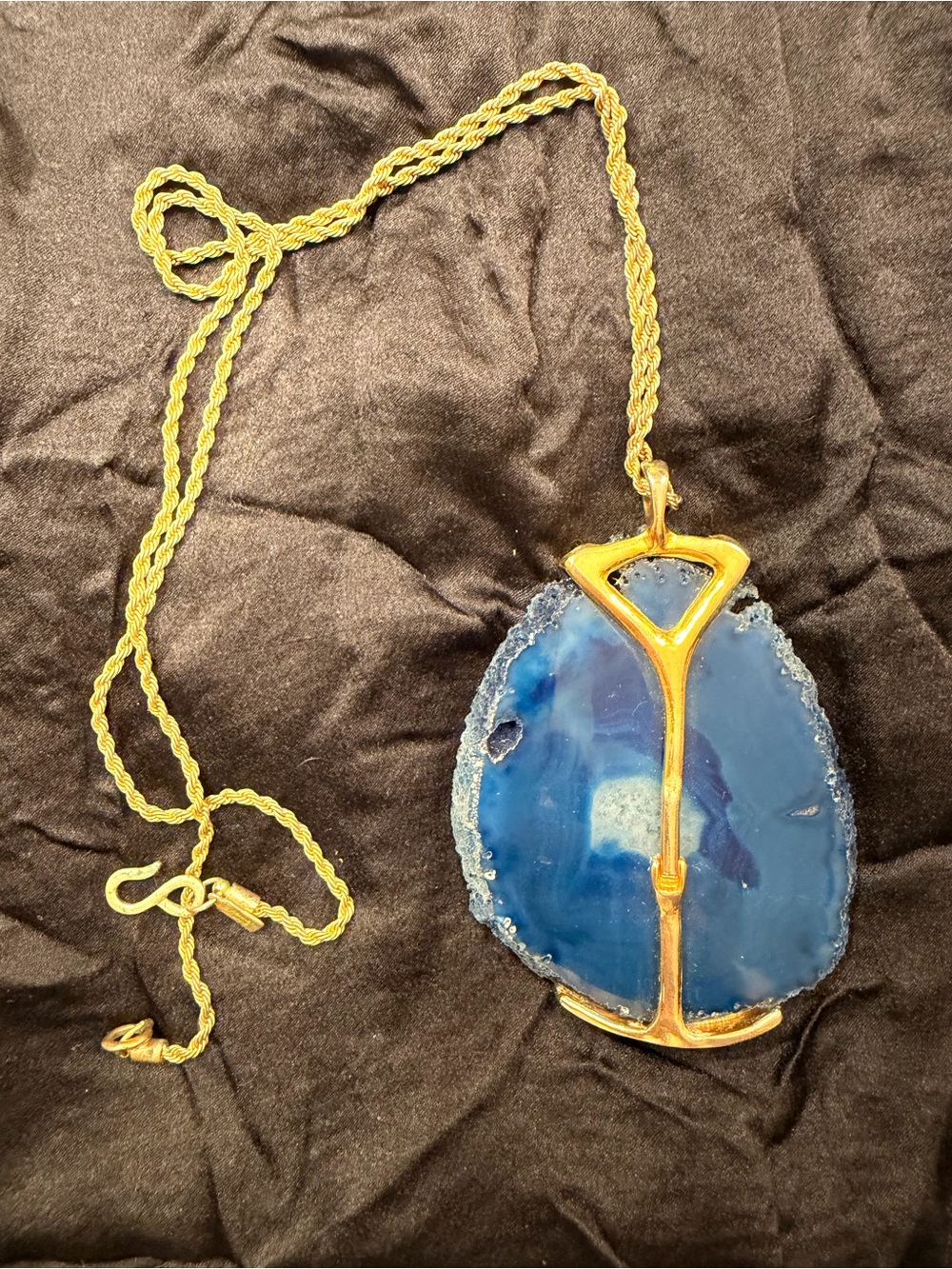 Vintage 1970s Kenneth Jay Lane KJL Blue Agate Geode Slice Pendant Necklace